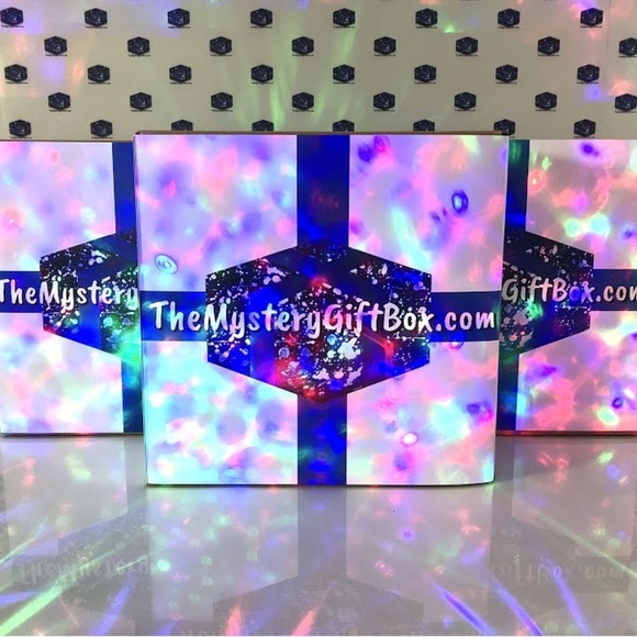 Women’s clothes plus size 1X please text your colors designs & Style jeans too! - Picture 1 of 1